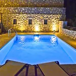 Katerina's Village * Άγιος Νικήτας